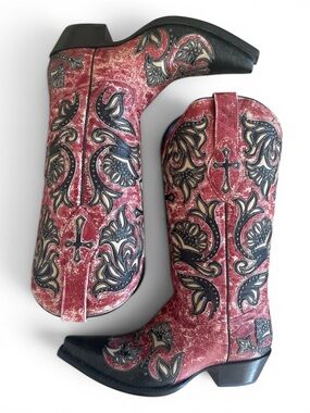 Black Star Red “Trinity” Western Boot